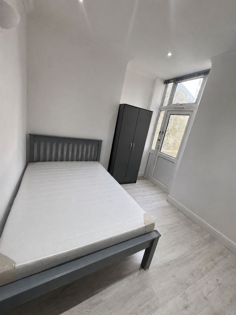 4 bed property in Marlborough Road, Cardiff